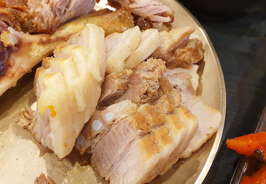 [首爾市廳站]絕對滿足又對味韓國豬腳::滿足五香豬腳 米其林